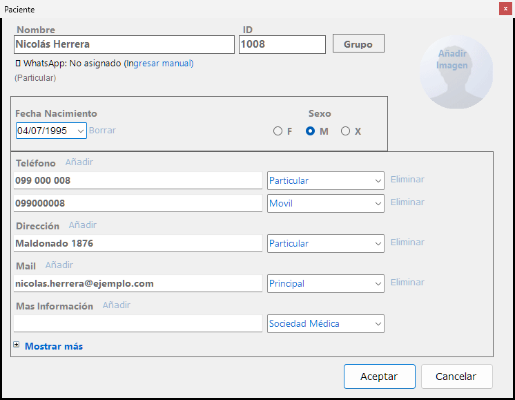La ventana Paciente de la App de Escritorio, con el nombre, el ID, la fecha de nacimiento, el sexo, los teléfonos, la dirección, el correo y la fila Mas Información.